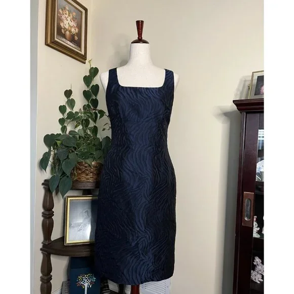 Banana Republic Navy Sleeveless Holiday Dress. sz 6 Banana Republic Navy Sleeveless Holiday Dress. sz 6